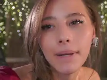 Chaturbate Live Sex Cam of falinecrosthwaite