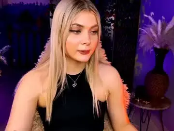 Chaturbate Watch Live Sex Cams of hyileyclark