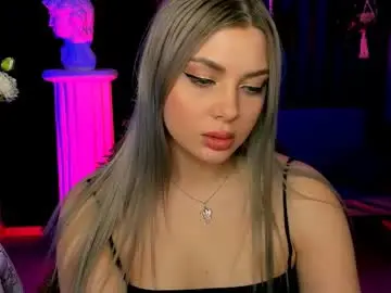 Chaturbate Watch Live Sex Cams of hyileyclark