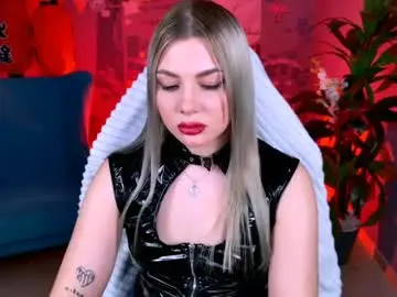 Chaturbate Watch Live Sex Cams of hyileyclark