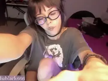 Chaturbate Adult Video Chat of leamelie