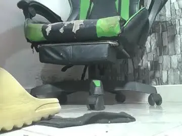 Chaturbate Live Porn of srfindomfeet_