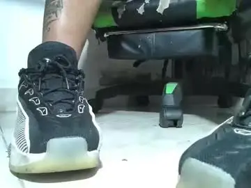 Chaturbate Live Sex of srfindomfeet_