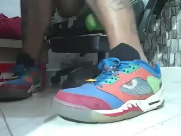 Chaturbate Live Porn of srfindomfeet_