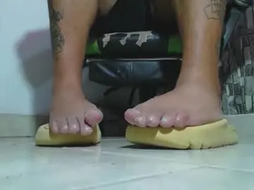 Chaturbate Live Sex Cam of srfindomfeet_