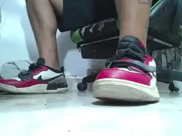 Chaturbate Adult Video Chat of srfindomfeet_