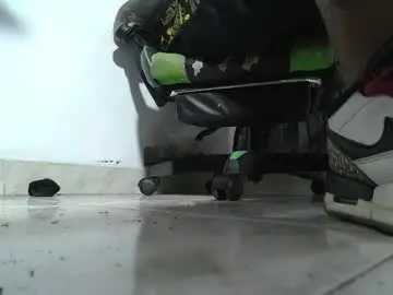 Chaturbate Free Porn Cam of srfindomfeet_