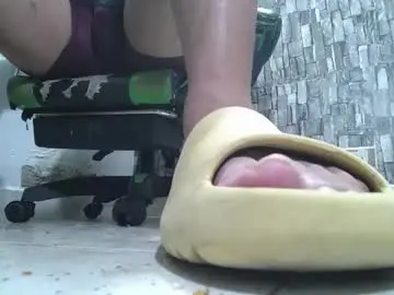 Chaturbate Adult Video Chat of srfindomfeet_