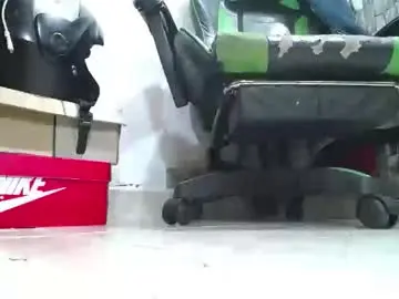 Chaturbate Live Porn of srfindomfeet_