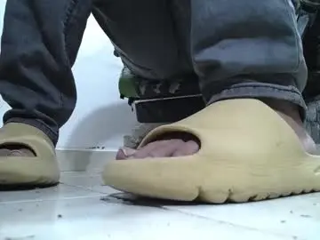 Chaturbate Free Live Porn of srfindomfeet_