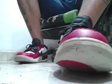 Chaturbate Best live sex cam show of srfindomfeet_