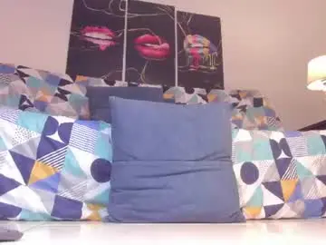 Chaturbate Watch Live Sex Cams of yiovanna19