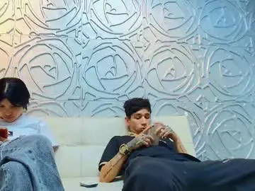 Chaturbate Live Sex Cam of sweetberry_hot