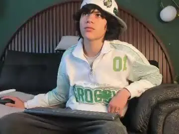 Chaturbate Live Sex Cam of diamond_twink