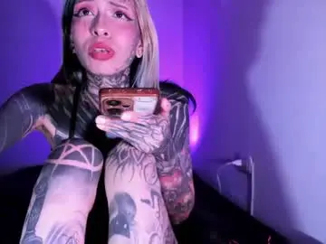 Chaturbate Live Sex Cam of nicki_1