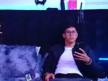 Chaturbate Watch Live Sex Cams of ryanpricee