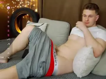 Chaturbate Live Sex Cam of charlie_smiley