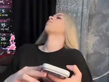 Chaturbate Watch Live Sex Cams of dyachnkr