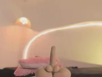 Chaturbate Live Sex Cam of katiepeach_