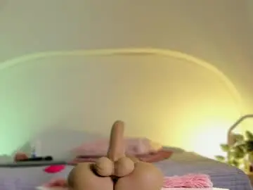 Chaturbate Watch Live Sex Cams of katiepeach_