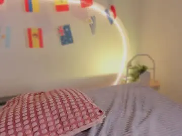 Chaturbate Free Porn Cam of katiepeach_