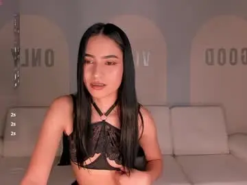 Chaturbate Best live sex cam show of luciemartin_