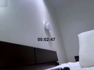 Chaturbate Live Sex Cam of karlenegries