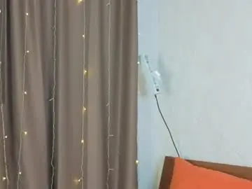 Chaturbate Live Sex Cam of minnietammy