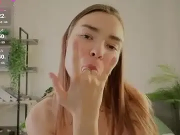 Chaturbate Live Sex Cam of minnietammy