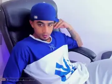 Chaturbate Nude Webcam of dominic_brand