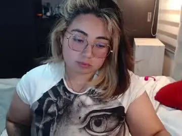 Chaturbate Adult Webcams of yini_angel07