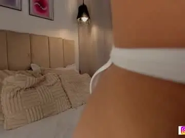 Chaturbate Best live sex cam show of _e_m_m_a_1