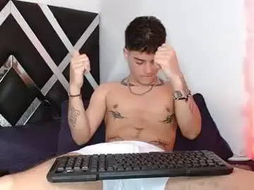 Chaturbate Live Sex Cam of levy_steve