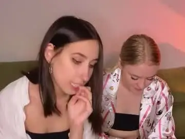 Chaturbate Live Sex Cam of mimipaws