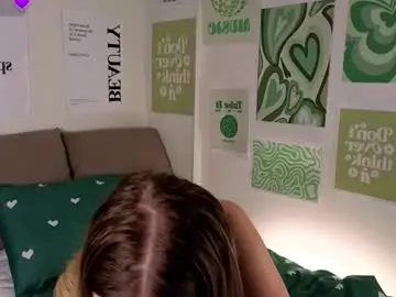 Chaturbate Live Sex Cam of emilyhewell