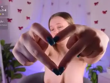 Chaturbate Live Sex Cam of emilyhewell