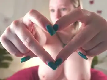 Chaturbate Free Live Porn of emilyhewell