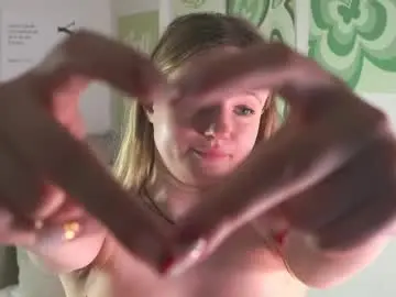 Chaturbate Best live sex cam show of emilyhewell