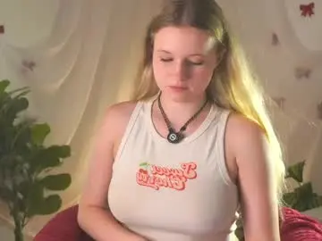 Chaturbate Free Porn Cam of emilyhewell
