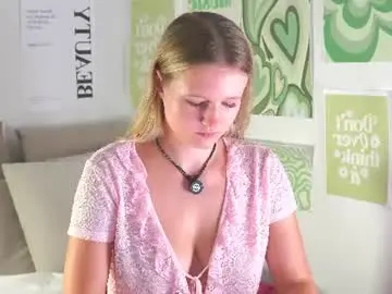 Chaturbate Watch Live Sex Cams of emilyhewell