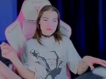 Chaturbate Live Sex Cam of sophie_nomenal_
