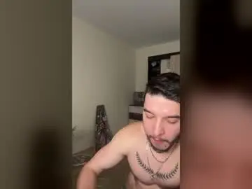 Chaturbate Live Sex Cam of bravo_maestro