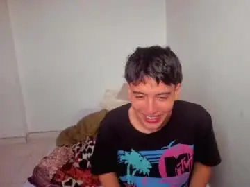 Chaturbate Live Sex Cam of picaszomilos350