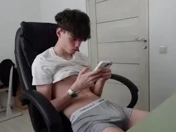 Chaturbate Live Sex Cam of thomas_brons