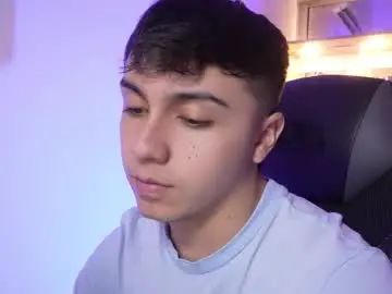 Chaturbate Free Live Porn of aron__cooper