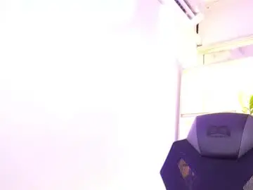 Chaturbate Nude Webcam of aron__cooper