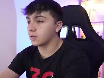 Chaturbate Watch Live Sex Cams of aron__cooper