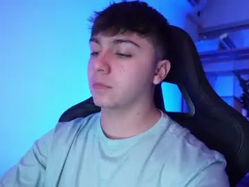 Chaturbate Live Sex Cam of aron__cooper