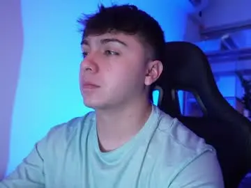 Chaturbate Free Porn Cam of aron__cooper