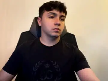 Chaturbate Live Sex Cam of aron__cooper